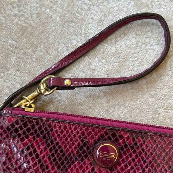 COACH Leather Zippered Wristlet Snakeskin Raspberry Pink Embossed Python Exotic - Picture 5 of 15